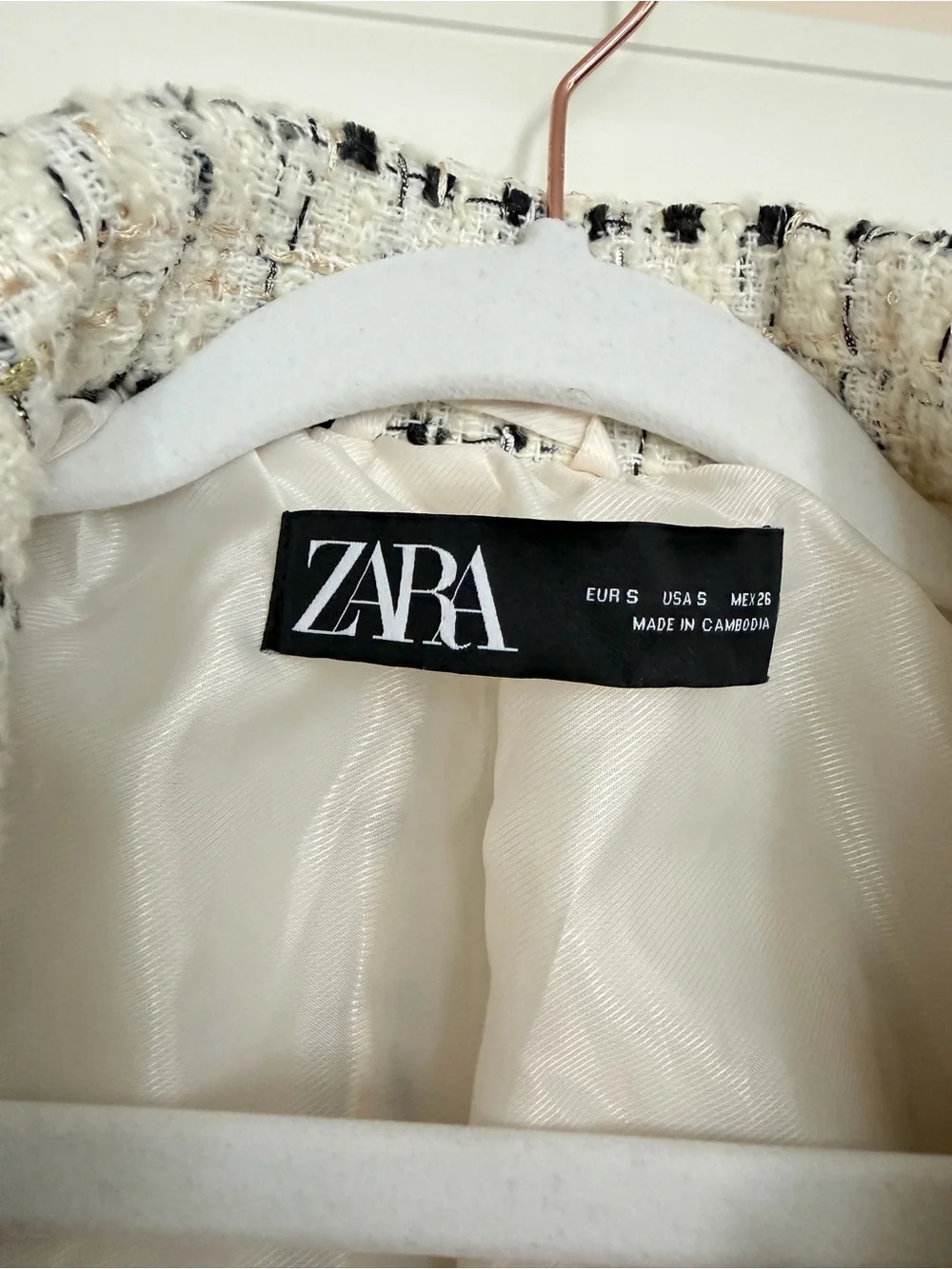 Zara Cream Tweed Boxy Cropped Blazer with Black Thread Detail